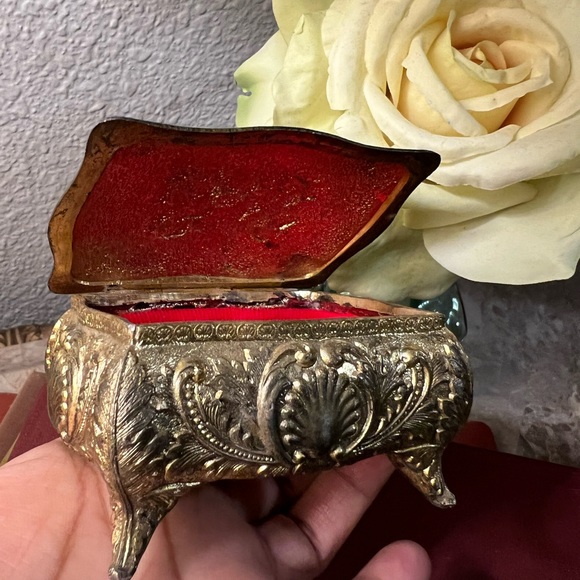VTG Silver Stone Floral Trinket Box White Enamel Lid Red Velvet Lining Japan - Picture 11 of 14
